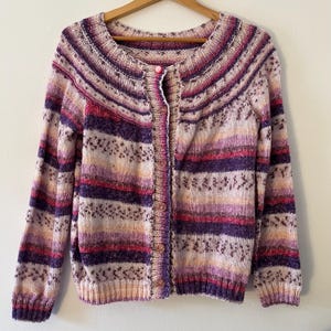 Vintage Hand Knit Wool Cottagecore Variegated Lacey Purple Pink Button Up Cardi Cardigan Sweater Size Medium